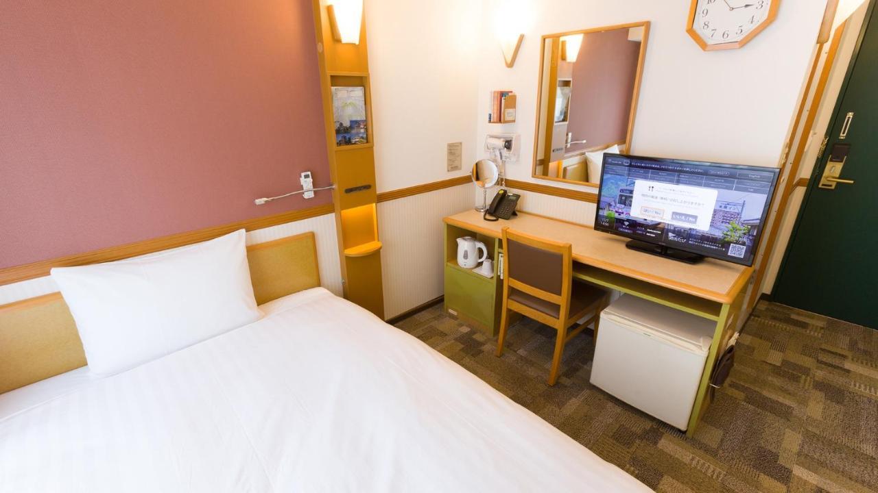 Toyoko Inn Yokohama Sakuragicho Buitenkant foto