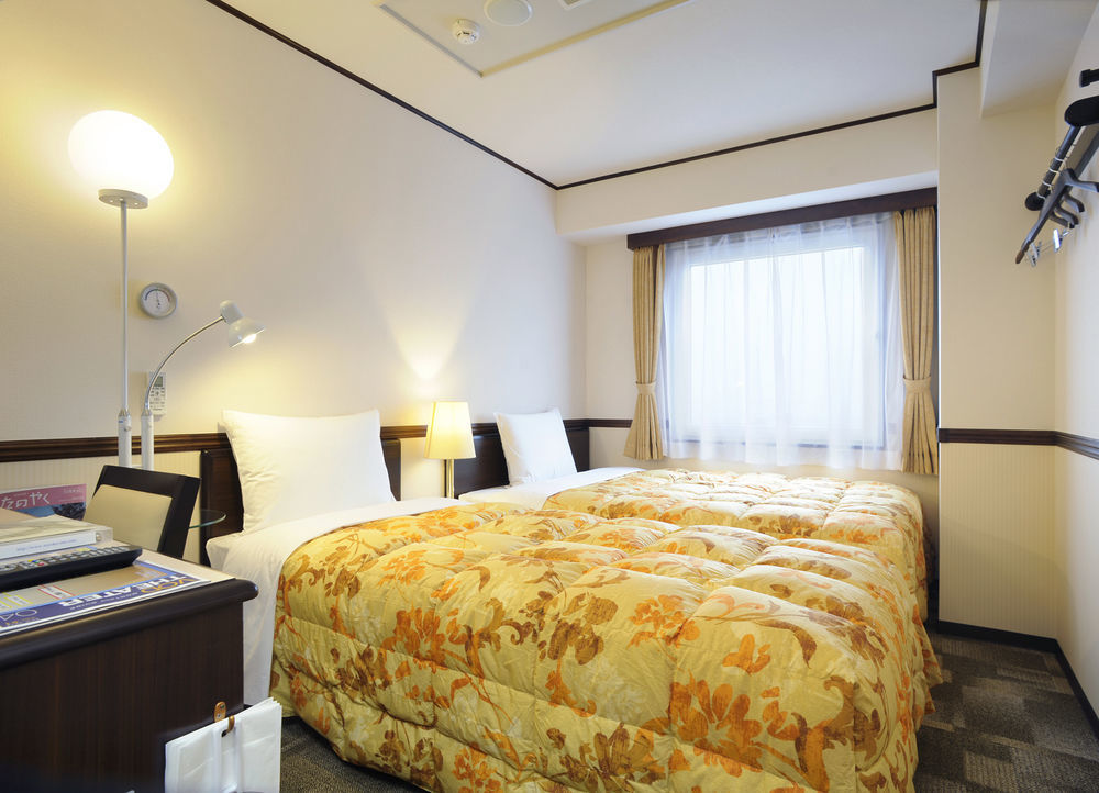 Toyoko Inn Yokohama Sakuragicho Buitenkant foto