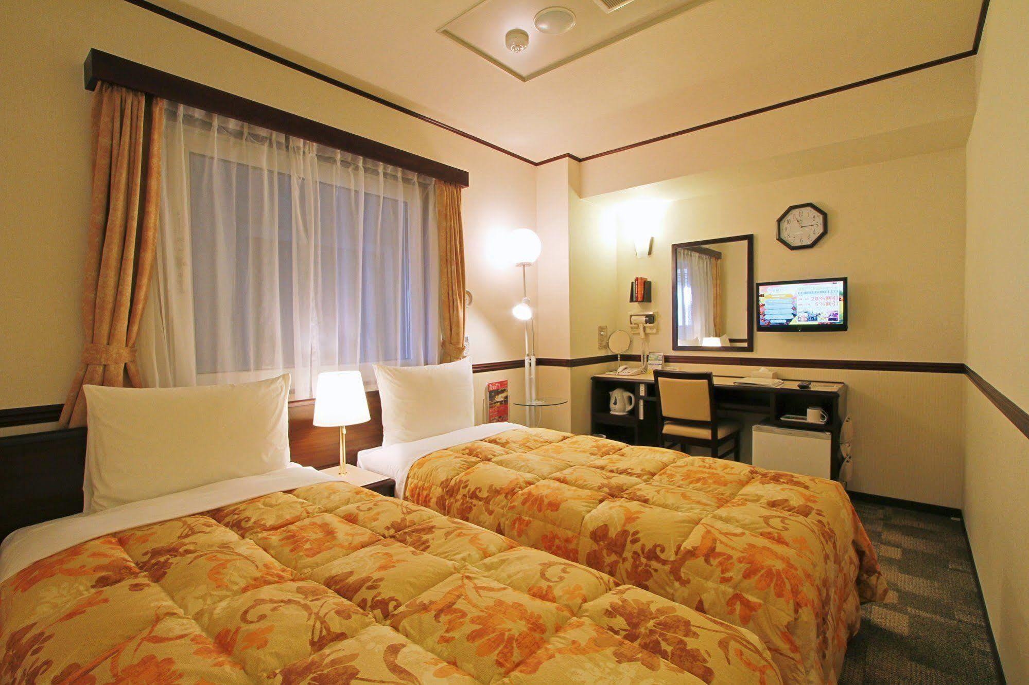 Toyoko Inn Yokohama Sakuragicho Buitenkant foto