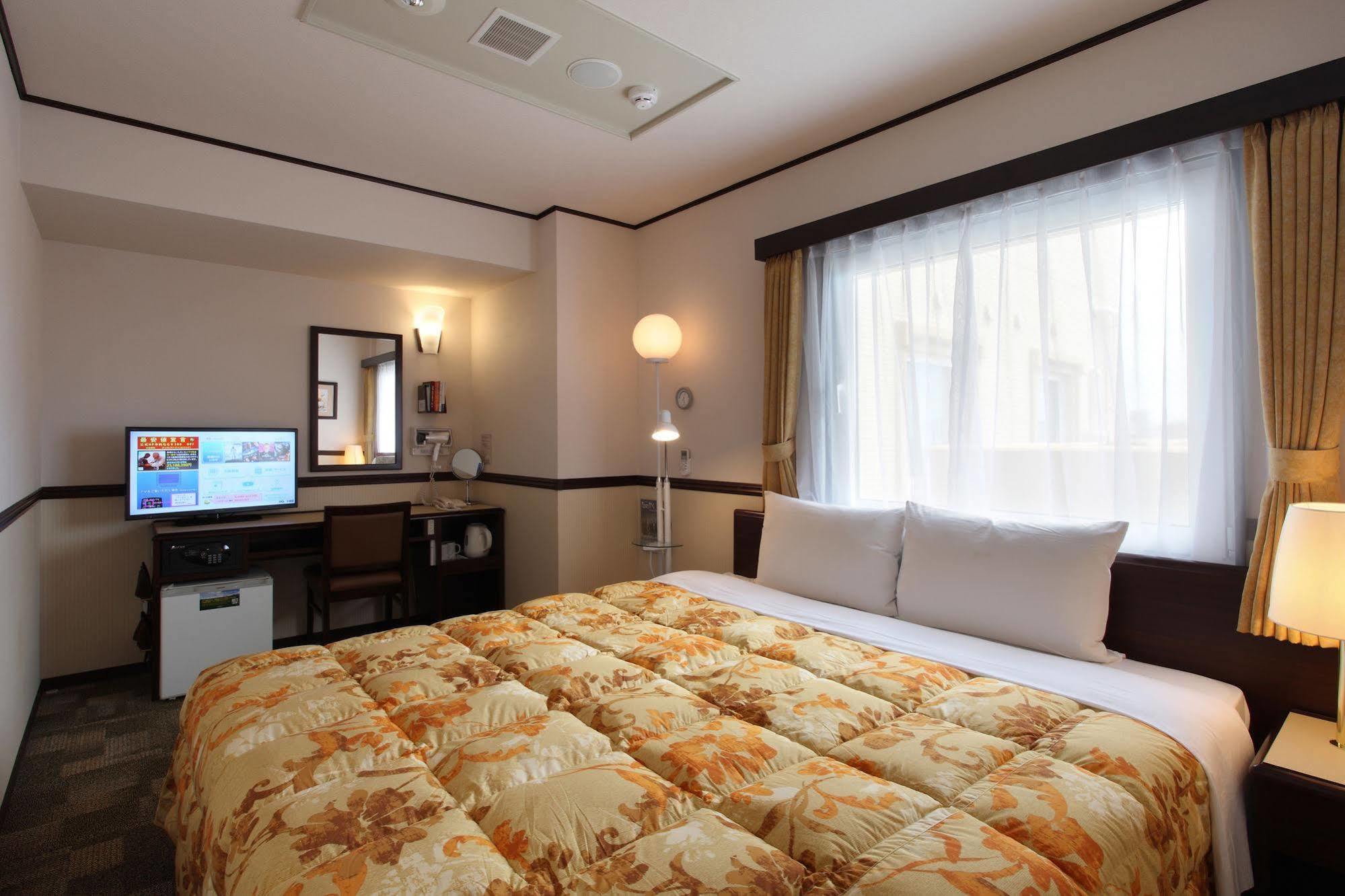 Toyoko Inn Yokohama Sakuragicho Buitenkant foto